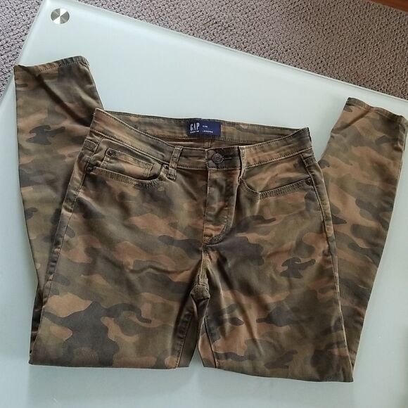 5/$20 GAP Camo Leggings  - Picture 1 of 6